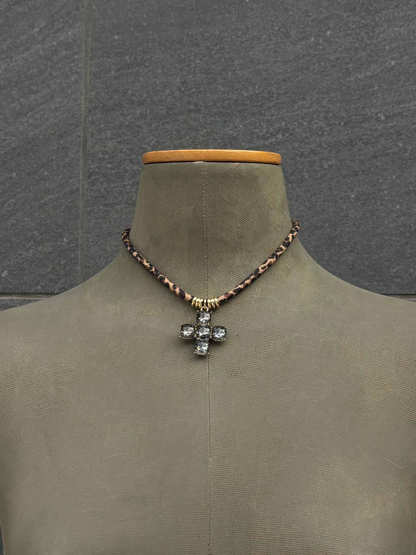 Collar KIRA -TO24CJ