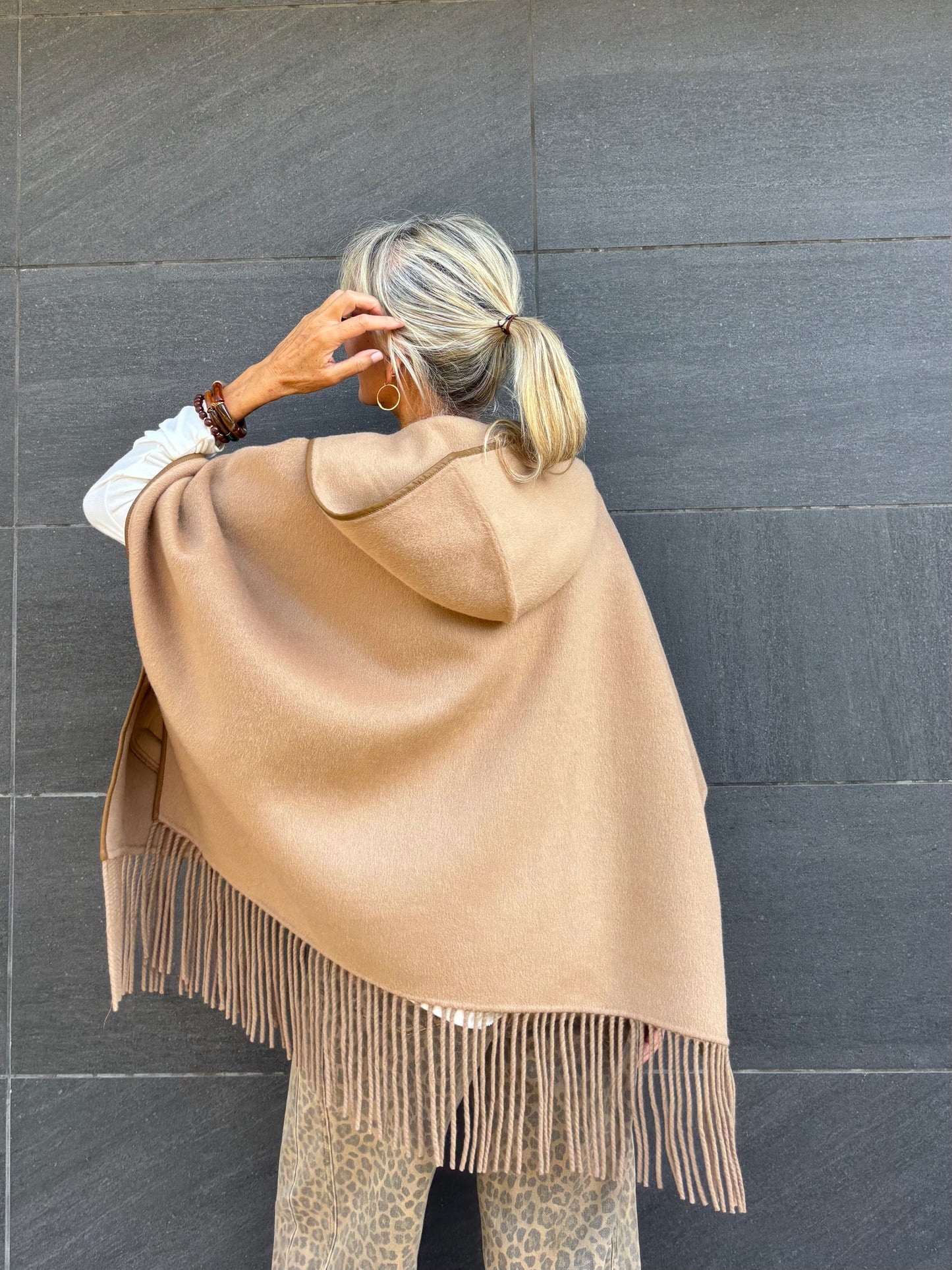 Poncho de flecos CAMILA